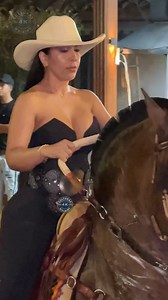 🐴Beautiful Lady on horseback 🇨🇴 #culturas4k #colombia #horses #women | Culturas 4K