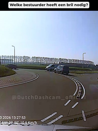 ✅️ Deel ook je beelden! 🌐 Gebruik het formulier op onze website, link in bio @dutchdashcam_official Volg ons voor de beste dagelijkse dashcam content uit Nederland! #dutchdashcam #dashcam #busje #blind #wamel
