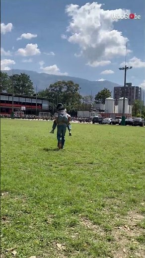 Epic Fail: Best Friends' Hilarious Piggyback Ride Attempt || WooGlobe