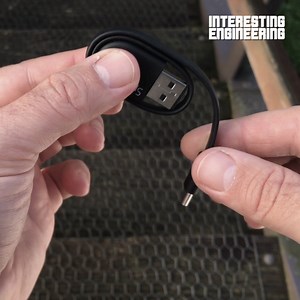 895 reactions · 184 shares | This magnetic truly tangle free cable fits on your key ring so you can take it everywhere you go. | Interesting Engineering | Facebook