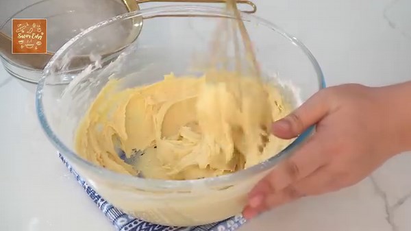 4 Ingredient Butter Cookie Crunch super easy to make | Savor Easy