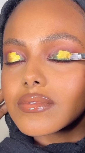 The Danessa Myricks Colorfix Liquid Metals are…👌 We’re obsessed with this look by @danessa_myricks using some of her favourite MYKITCO brushes! The perfect pair for your makeup kit, MYKITCO & @danessamyricksbeauty 🙌 • #makeuplover #makeupartist #makeupworldwide #makeupkit #danessamyrickscolorfix #makeupapplication #promua #makeuplovers | MYKITCO.