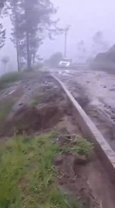 4.3K views · 23 reactions | #URGENTE•| #SIGCHOS❗ FUERTES LLUVIAS ASOTAN A LAS VIAS. La Vía #Isinlivi #Sigchos en estos momentos.. Se pide a las Autoridades tomar cartas al asunto de #emergencia. Video: Impacto Cotopaxi #OriónTV | ORION TV | Facebook