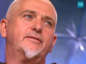 172K views · 2.1K reactions | ARCHANGE DU ROCK  Peter Gabriel évoque son enfance, "혎혦혯혦혴혪혴" qu’il a quitté en pleine gloire, ses relations avec Victoria Abril, Sinead O’Connor, la musique, ses causes humanitaires, sa passion pour les bonobos et répond à l'interview de Thierry Ardisson "Rock Star"… pour savoir s’il en est une. > Thierry Ardisson dans "Tout Le Monde en parle" | France 2 | 08/11/2003 | INA Arditube | Facebook