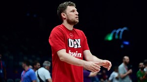 Final Four 2025: Η πίστη του Βεζένκοφ στον Ολυμπιακό και η συγκέντρωση του Λαρεντζάκη στον ημιτελικό