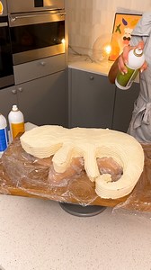 Color-Changing Chameleon Cake! Enjoy a slice of colorful surprise with this treat 🦎🍰 | Chefclub GruB