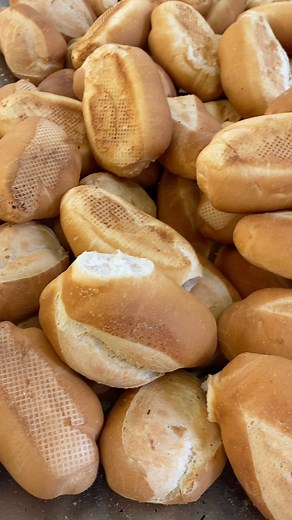 Freshly baked bolillo 😋🤤 my weakness! #bolillo #mexicanfood #panaderia #mexicanbread #mamamaggieskitchen | Mama Maggie's Kitchen