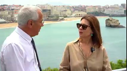 | PARIS 2024 | 𝗥𝗲𝗻𝗱𝗲𝘇-𝘃𝗼𝘂𝘀 𝗮̀ 𝗕𝗶𝗮𝗿𝗿𝗶𝘁𝘇 𝗲𝘁 𝗔𝗻𝗴𝗹𝗲𝘁 𝗹𝗲 𝟮𝟬 𝗺𝗮𝗶 𝟮𝟬𝟮𝟰 𝗽𝗼𝘂𝗿 𝗮𝗰𝗰𝘂𝗲𝗶𝗹𝗹𝗶𝗿 𝗹𝗮 𝗳𝗹𝗮𝗺𝗺𝗲 𝗼𝗹𝘆𝗺𝗽𝗶𝗾𝘂𝗲 ! ☄️ 🔥A la suite de l’annonce officielle de Paris 2024, Maider AROSTEGUY, Maire de Biarritz et Claude OLIVE, Maire d’Anglet sont ravis d’accueillir 𝗹𝗮 𝗳𝗹𝗮𝗺𝗺𝗲 𝗼𝗹𝘆𝗺𝗽𝗶𝗾𝘂𝗲 𝗹𝗲 𝟮𝟬 𝗺𝗮𝗶 𝟮𝟬𝟮𝟰 𝗲𝗻 𝗽𝗿𝗲́𝗹𝘂𝗱𝗲 𝗮𝘂𝘅 𝗝𝗲𝘂𝘅 𝗢𝗹𝘆𝗺𝗽𝗶𝗾𝘂𝗲𝘀 𝗱𝗲 #Paris2024 . 🤝 𝘉𝘪𝘢𝘳𝘳𝘰𝘵𝘴 𝘦𝘵 𝘈𝘯𝘨𝘭𝘰𝘺𝘴 𝘴�