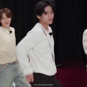 22K views · 5.8K reactions | missing taetae hours... ချစ်စရာအသံပိစိလေးနဲ့ အမြဲထထဆိုတတ်တဲ့ ဝက်ဝံ‌လုံးလေးကိုလွမ်းလိုက်တာ 梁癩 #뷔 #방탄소년단뷔 #BTSV #V #KimTaehyung #김태형 #BTSVMyanmarFanbase | BTS V Myanmar Fanbase | Facebook