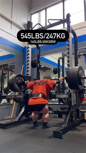Dwarf Juggernaut on 247kg squats 😱💪 | Man Beast Strongman Events
