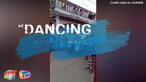 “DANCING STO NIÑO” SA SAN CARLOS CITY, DI-ANGAY TOHOAN Alang sa tigpamaba sa Cebu Archdiocese, Msgr. Joseph Tan nga di dayon angay nga tohoan ang giingong mga “dancing Sto. Niño” sa duha ka barangay sa San Carlos City lalawigan sa Negros Occidental. Nakakita usab si Msgr. Tan sa video nga nagviral sa social media diin iyang nakita nga gikuptan ang imahen sa Sto. Niño nga giiingong nisayaw. Tungod niini matud ni Msgr. Tan di angay nga tohoan ang maong panghitabo ug di magpalingla ang mga deboto a