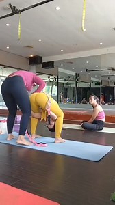 533K views · 6.6K reactions | အကျီကဘာအရောင်လဲ  #fypシ゚viralシ #myanmarhot #MyanmarNow #myanmarfunny #Myanmar #hotgirl #yoga | 푩풖풕 푵풐풕 푭풐풓 풀풐풖 | Facebook