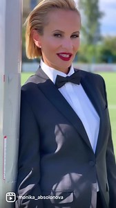 18K views · 513 reactions | V pondeli vecer druhy dil poradu Den jak sen na Prime! Tentokrat bude obrad na fotbalovem hristi! Tak i ja jsem uvod i zaver poradu komentovala z fotbaloveho hriste! Vzali se❤️a trefim se ja do brany? Uvidite | Monika Absolonová | Facebook