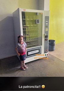 [Hot Item] Xy with Coin Acceptor Snacks Drinks Vending Machine for Peru Mexico