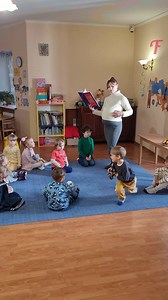 Students support pregnant teacher | Fabiosa Digest