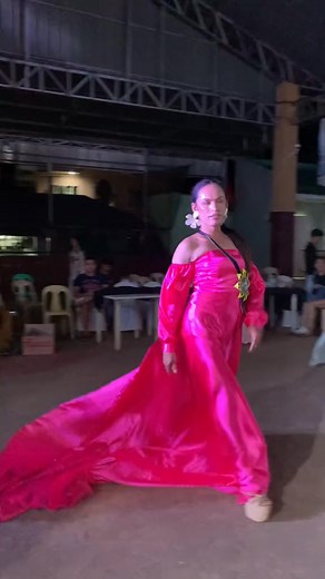 Wa lang sa Ron Magay City. | Kelly Anderson