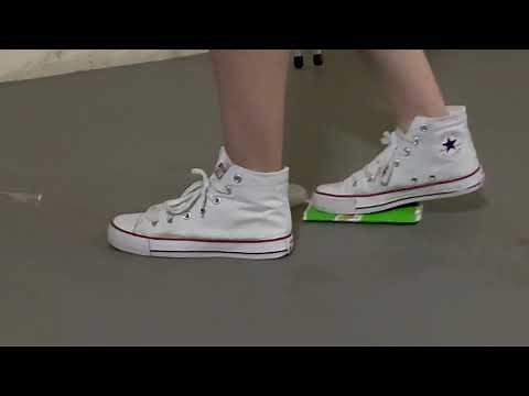 converse sneakers girl