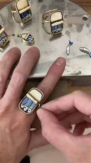 Packed like sardines in a ring by Vacialanevera on Etsy.com 🐟 | Etsy