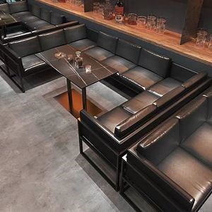 [Hot Item] Retro Bistro Restaurant Wood Round Table High Chair Stool Set Nightclub Bar Furniture Sofa