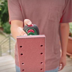 Can't decide on a cordless sander for your DIY project? 🤔 Our UniversalSander 18V-10 is great for medium-sized surfaces, corners, and edges, with optional accessories for hard-to-reach areas. Meanwhile, the AdvancedOrbit 18 is perfect for finer surfaces, fast material removal, and polishing 💪🏻 Which one suits your project best? 💚 | Bosch DIY and Garden