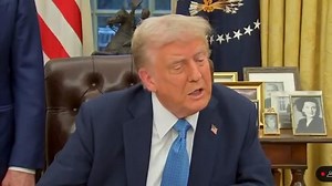 18 reactions | Trump: "El 92 % de los venezolanos-americanos votaron por mí, así que veré que puedo hacer por Venezuela. Estábamos por derrotar a la dictadura y Biden les empezó a comprar petróleo, yo no lo podía creer. Veremos qué podemos hacer": | Actualidad Noticia | Facebook