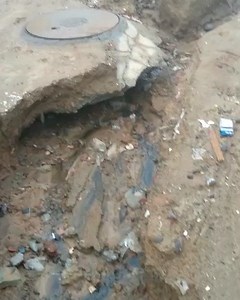 ( se adjunta video de vecinos ) Vecinos del campamento Pezoa Veliz, Joaquin Edwards Bello de Playa Ancha, informan aparición de grieta la cual impide el paso a vehículos de emergencia. | Alerta Noticias Valparaiso