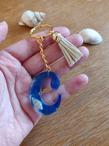 Resin Letter Keychain, Handmade Beach Shell Bag Charm, Personalized Gift - Etsy Canada