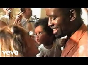 El emocionante homenaje de Stromae a Cesária Évora – jenesaispop.com