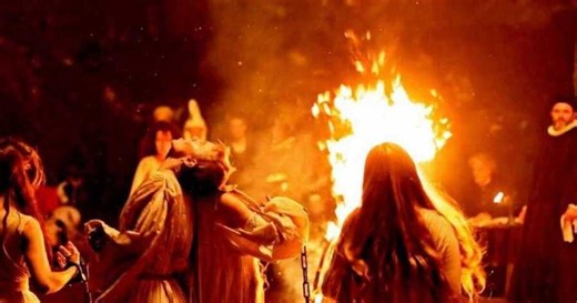 Akelarre: la premiada cinta española sobre brujería e ignorancia que llega a Netflix - La Tercera