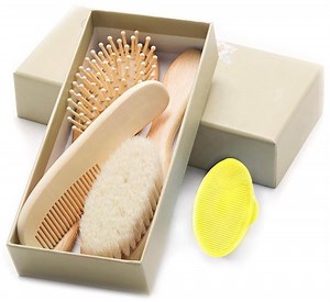 [Hot Item] Natural Wooden Soft Goat Bristles Bamboo Baby Hair Brush for Newborn and Women Baby Brush and Comb Set