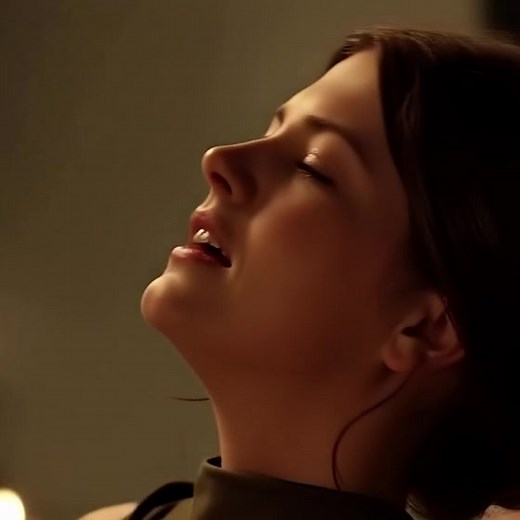 Laura Surrich in Bathtub - Unseen Spartacus Scene