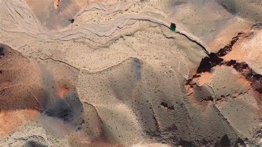 Take a glimpse of the relics of the Qin State Great Wall in China's Inner Mongolia, which date back over 2,000 years. | China Xinhua News