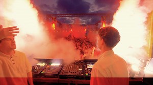 This summer we return to Bronze Beach for a one-off event in Bloemendaal aan Zee on July 26. 𝗧𝗜𝗖𝗞𝗘𝗧𝗦: https://tr.ee/0MCoYs | Mr. Belt & Wezol