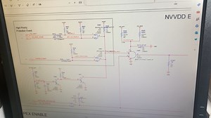 1060黑屏不认卡，核心裂缝造成保护，