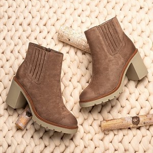 Taupe Chelsea Platform Lug Sole Booties size 9