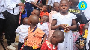 Umuryango w'abitwa Bene Samuragwa wahora ukorera ku buhinga ngurukana bumenyi watanguje Ishirahamwe ryitwa Burundi Bwiza Kazoza Keza ryemewe mu bushikiranganji bw'intwaro yo hagati mu gihugu. Melance Nimbona aserukira iryo shirahamwe amenyesha ko rigiye guterera mw'iterambere ry'inyubako rusangi no gufasha impfuvyi n'abatishoboye, aho mbere kuri uwu w'Imana abanywanyi b'Iryo shirahamwe bari bagendeye irerero ry'Impfuvyi Umusamariya w'imbabazi ku mutumba wa #Buye Komine #Mwumba intara ya #Ngozi. 