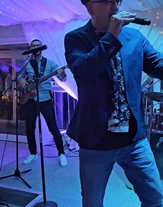 43K views · 866 reactions | Sinisa Vuco & Grupa Neretva  Pogledajte i poslušajte  #volimpitiiljubiti #podiglameizpepela #crnazeno #trazenasirobaugradu #neksampijan #nedjelja #ZG #grupaneretva #svatovi #duhovnivođa #wedding #neretvarules | Grupa Neretva | Facebook