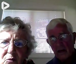 This elderly couple didn’t realise their webcam was recording while they were trying to take a picture... 🥺😂 | IGV