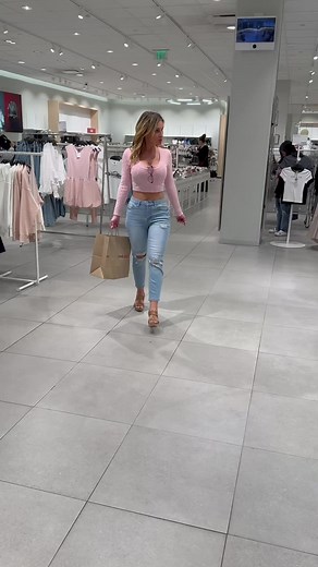 Guía de Estilo: Cómo Llevar Jeans Rotos