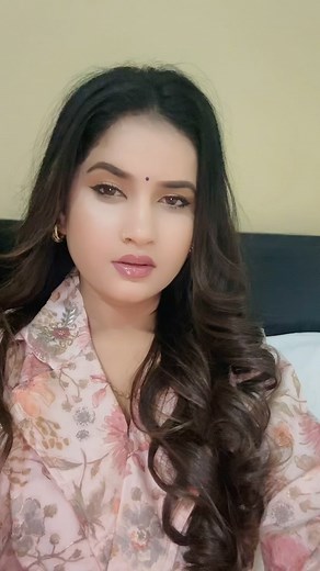 Alina Chouhan(Eleena chauhan) on Instagram: "😊"