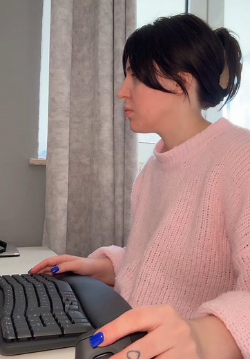 Anzeige | Mein Homeoffice-Setup bekommt ein Upgrade: neue Maus und Tastatur von @Logitech 🙌 #Logitech #LogiErgoSeries #RitualRescue #InternationalWellbeingMonth Aktion: Bis zu 33 % Rabatt auf der Website! Schaut vorbei! Link in Bio !