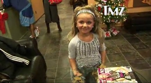 'Tiaras' Star RIPS Fellow Toddler -- You Dress Like a Hooker