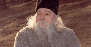 Povestea de viață a celui mai cunoscut duhovnic. Părintele Cleopa a fugit de Securitate și a trăit în munți