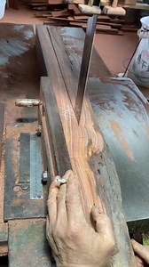 2.5K views | Splitting wood perfectly for door frames requires skill and focus. Watch as each cut shapes the foundation of quality craftsmanship! 漢✨ #WoodworkingSkills #DIYProjects #Craftsmanship | WoodArt | Facebook