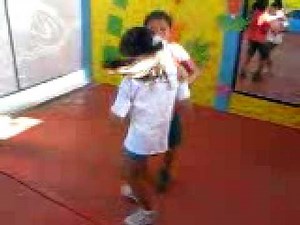 NIÑOS BAILANDO EL BOTECITO (CUMBIA TEJANA)