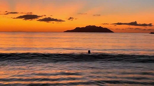 Add experiencing relaxing sunset swims in Seychelles to your bucket list!😍 Who would you like to share this unforgettable experience with? Discover the best spots to catch sunsets and sunrises👉 https://sey.chell.es/blog-seychelles-sunsets-and-sunrises 📍 Beau Vallon Beach, Mahe 📹 @riheng420 (IG) . . . #seychellesislands #visitseychelles #experienceseychelles #seychelles #beach #sunset #swimming #beauvallon | The Seychelles Islands
