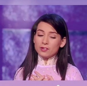 18K views · 489 reactions | Phi Nhung và Mạnh Quỳnh - đôi khi họ hát cùng nhau, khiến ta tan chảy với những giai điệu trữ tình đầy cảm xúc!  #PhiNhung #MạnhQuỳnh #NhạcTrữTình | Saigon Night Show | Facebook