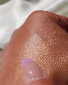 5K views · 125 reactions | She's smoooooth ✨ Glow up any look with a few drops of our Total Control Pro Drop Foundation Illuminators 朗 This lightweight, buildable formula is infused with reflective pearls for a 3D glowy finish  Wear alone, mix into your foundation, or wear on top for an ultra-lit finish  #regram @maquillageitup  Available online at nyxcosmetics.com here: bit.ly/38hkWfY | NYX Professional Makeup | Facebook