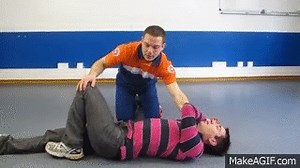 Conduite à tenir la PLS : Position Latérale de Sécurité - Protection Civile de Paris on Make a GIF