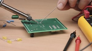 「Close Soldering Chip Board Iron」の動画素材（ロイヤリティフリー）21785818 | Shutterstock
